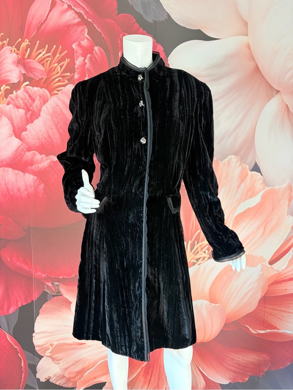 Vintage Focus 2000 Black Textured Velvet Flared Coat Size 16 Whimsigoth